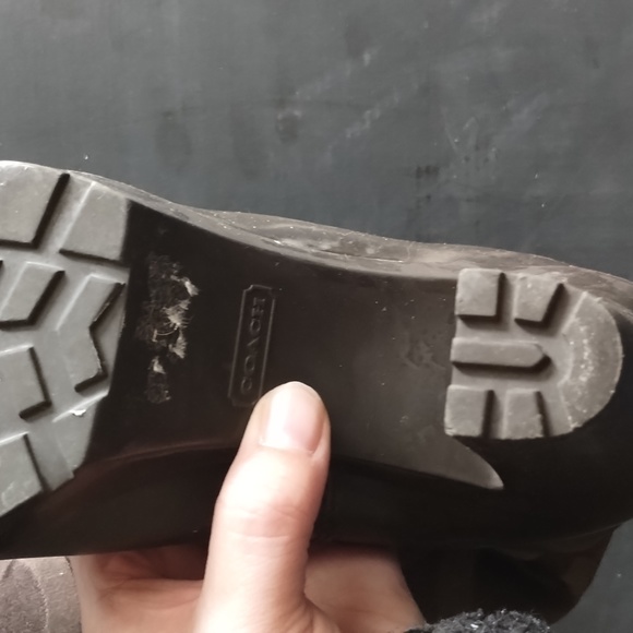 Coach boots brown coach C  with coach button - Picture 9 of 16